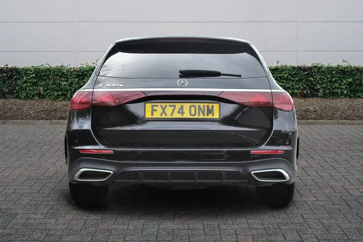 Used Mercedes E300 Urban 313 HP (230 kW) 2025 Black Estate