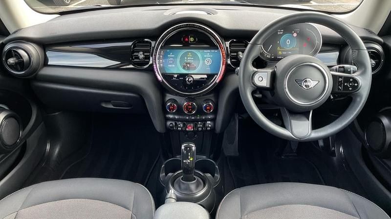 Used Mini Cooper Classic 134 HP (98 kW) 2023 Silver Hatchback