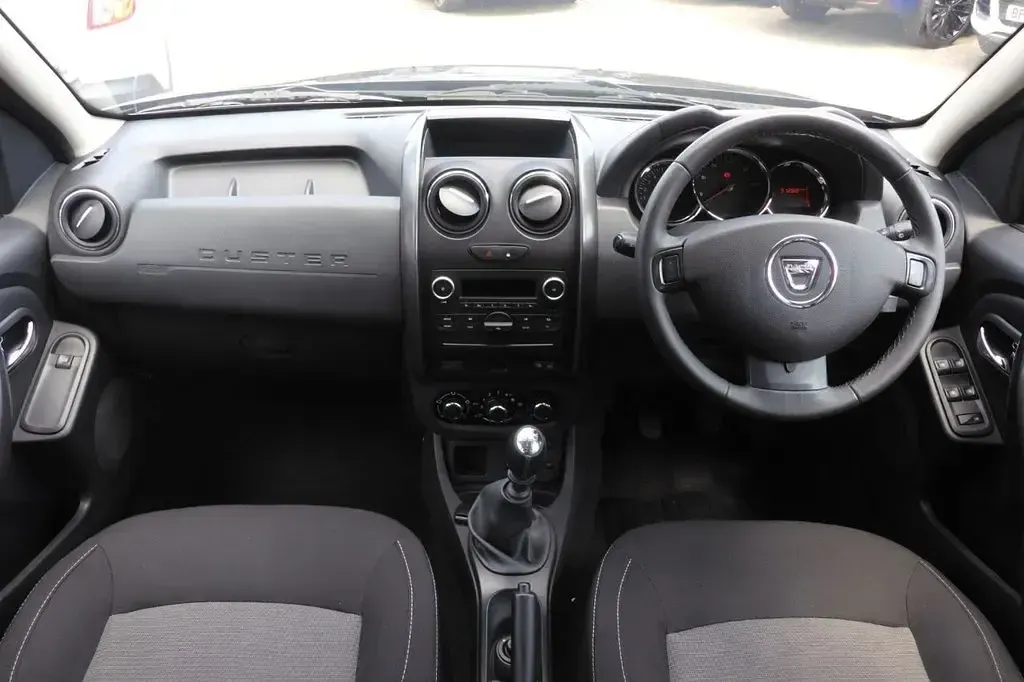 Used Dacia Duster Lauréate 110 HP (80 kW) 2017 Black SUV