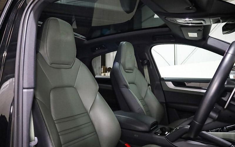 Used Porsche Cayenne 354 HP (260 kW) 2025 SUV
