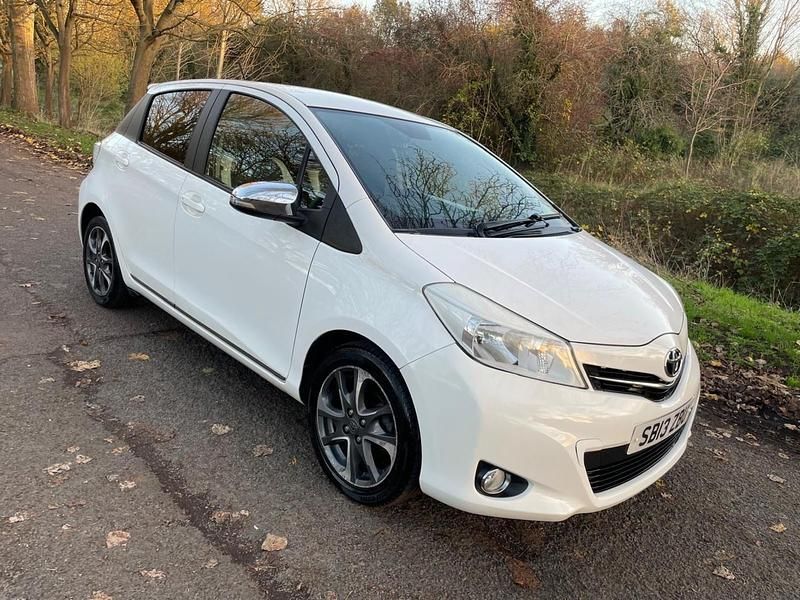 White Used 2013 Toyota Yaris Trend Hatchback | £2,850 (Good price) - Image 1/4