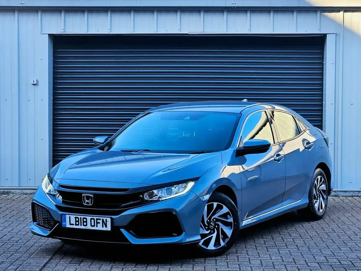 Begagnad Honda Civic SE 126 HK (92 kW) 2018 Grå Halvkombi