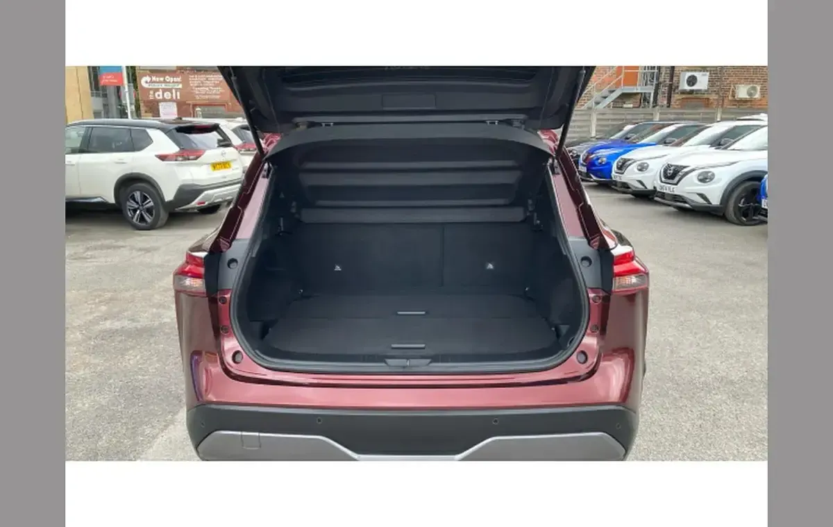 Used Nissan Qashqai N-Connecta 138 HP (101 kW) 2022 Red SUV