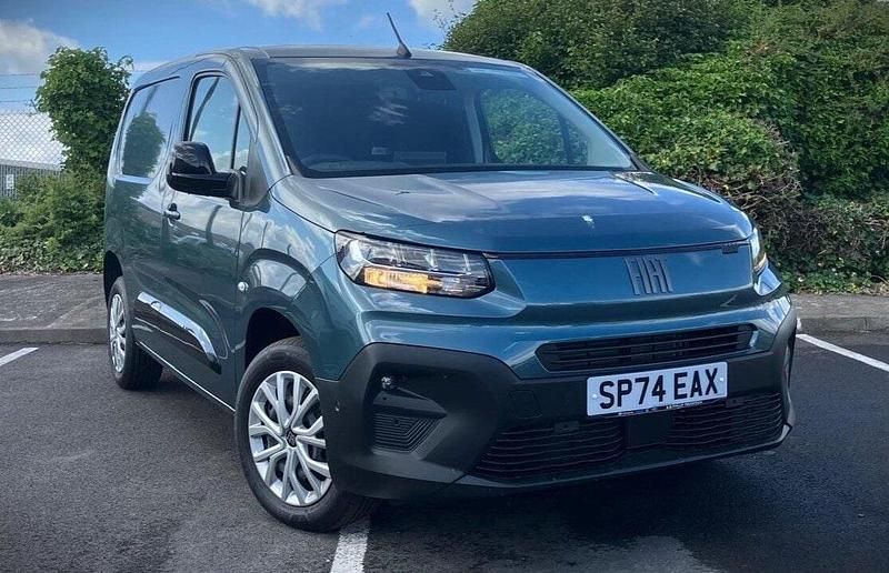 Purple New 2025 Fiat Doblò S MPV | £19,495 (A bit pricey) - Image 1/4