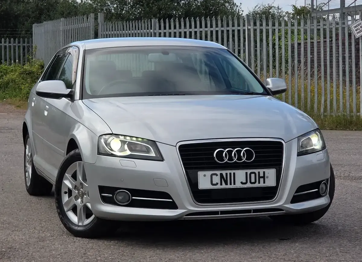 Used Audi A3 125 HP (91 kW) 2011 Silver Hatchback