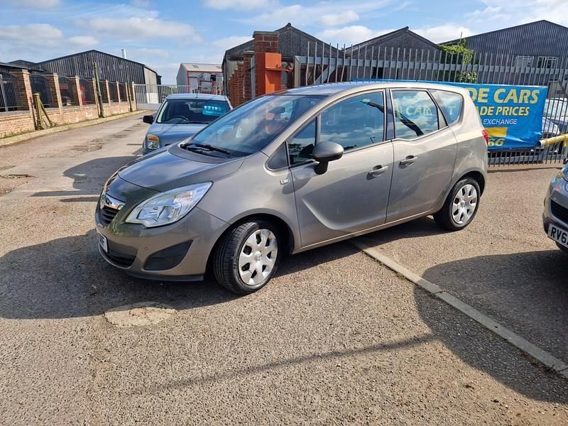 Używany Vauxhall Meriva 2012 Brązowy Minivan