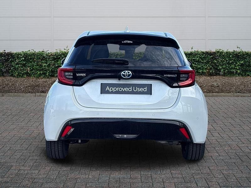 Used Toyota Yaris Hybrid 2023 White Hatchback