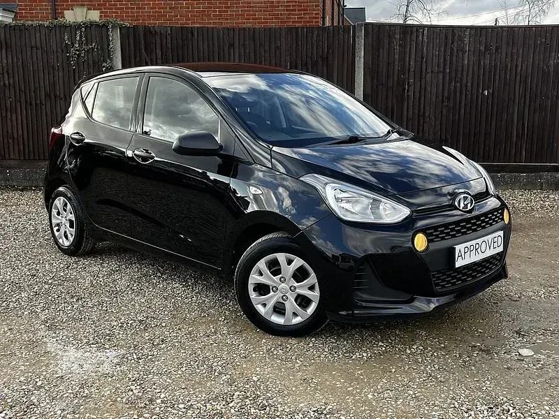 Usado Hyundai i10 66 HP (48 kW) 2018 Preto Citadino