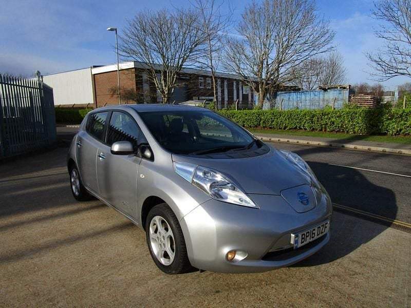 Used Nissan Leaf Acenta 80 kW (109 HP) 2016 Silver Hatchback