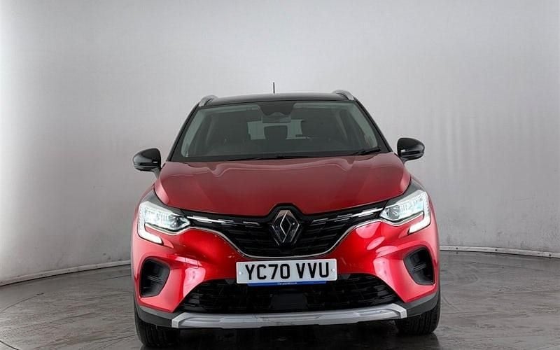 Used Renault Captur Iconic 101 HP (74 kW) 2020 Red/black SUV