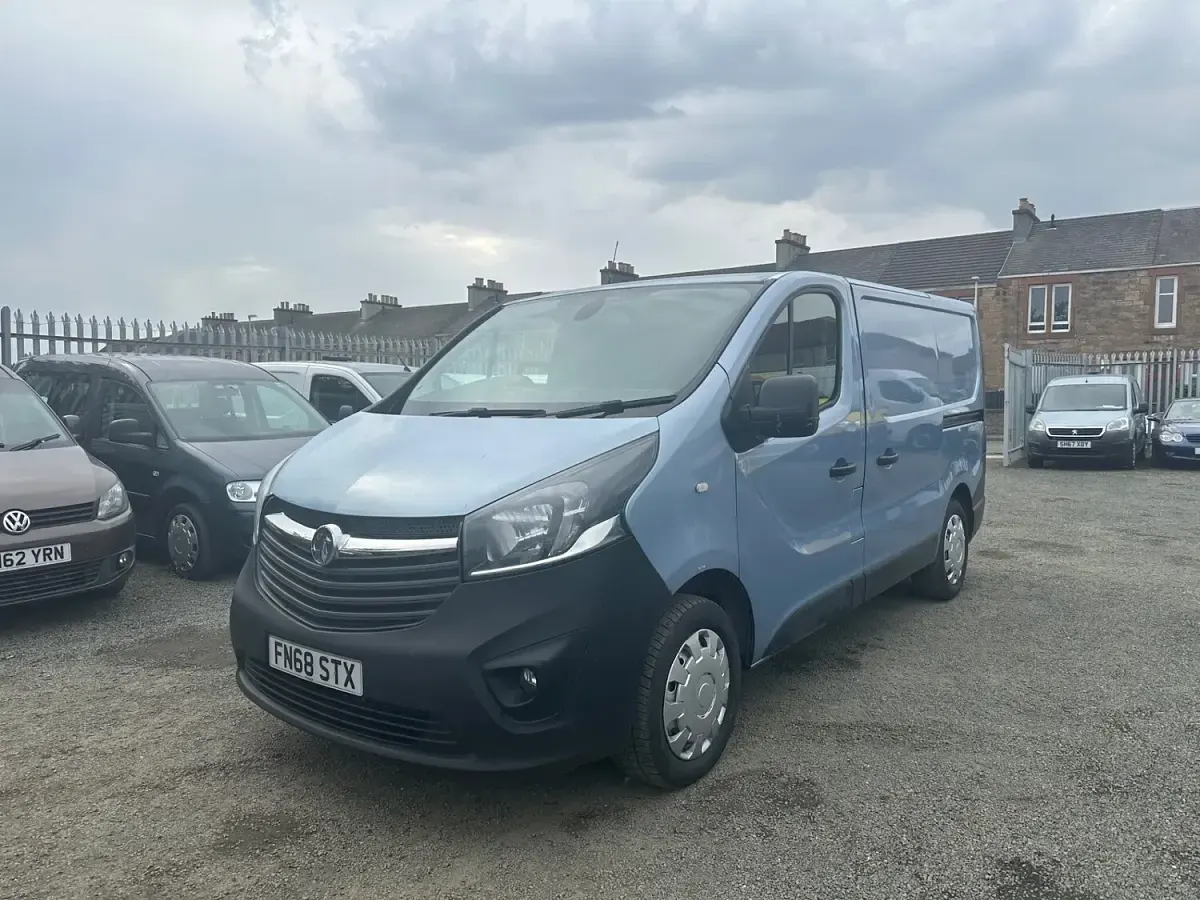 Used Vauxhall Vivaro 125 HP (91 kW) 2018 Blue