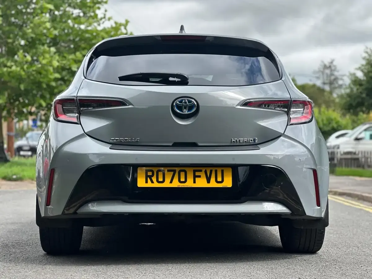 Used Toyota Corolla Design 122 HP (89 kW) 2020 Grey Hatchback