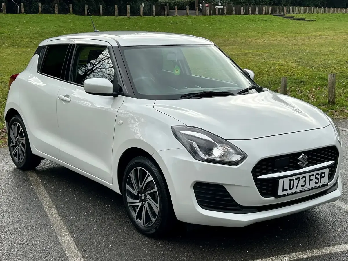 Usado Suzuki Swift SZ-L 83 HP (61 kW) 2023 Branco Citadino