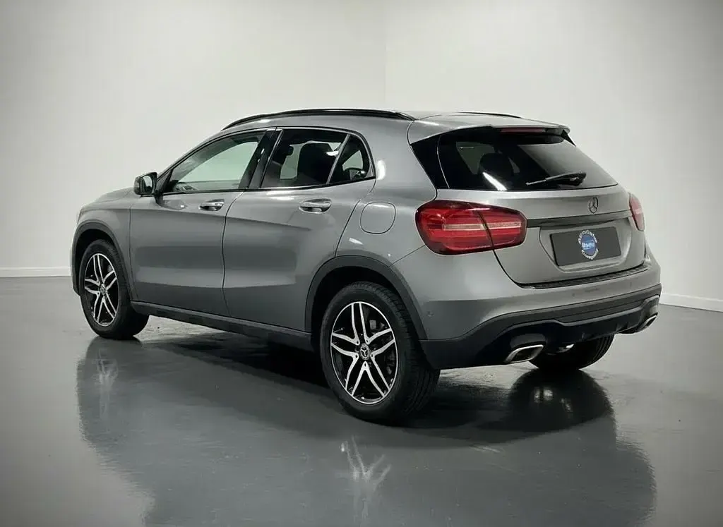 Begagnad Mercedes GLA200 Urban 2019 Grå SUV