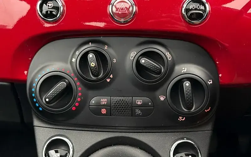 Used Fiat 500 69 HP (50 kW) 2024 Red Hatchback