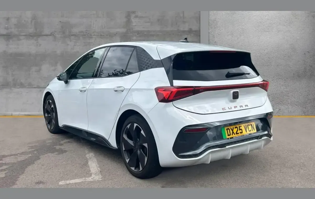 Used Cupra Born e-Boost 169 kW (231 HP) 2025 White Hatchback