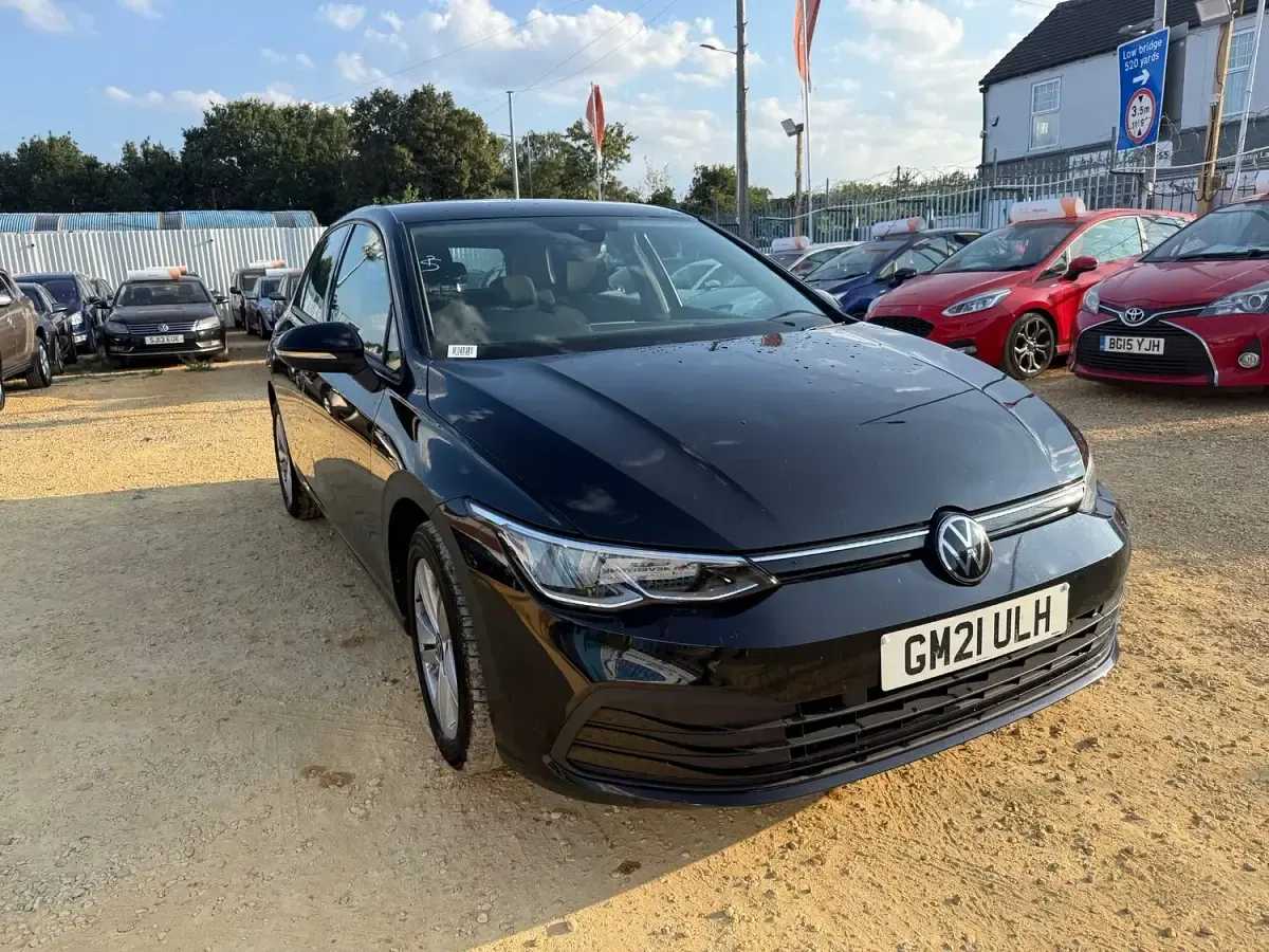 Used VW Golf VIII Life 130 HP (95 kW) 2021 Black Hatchback