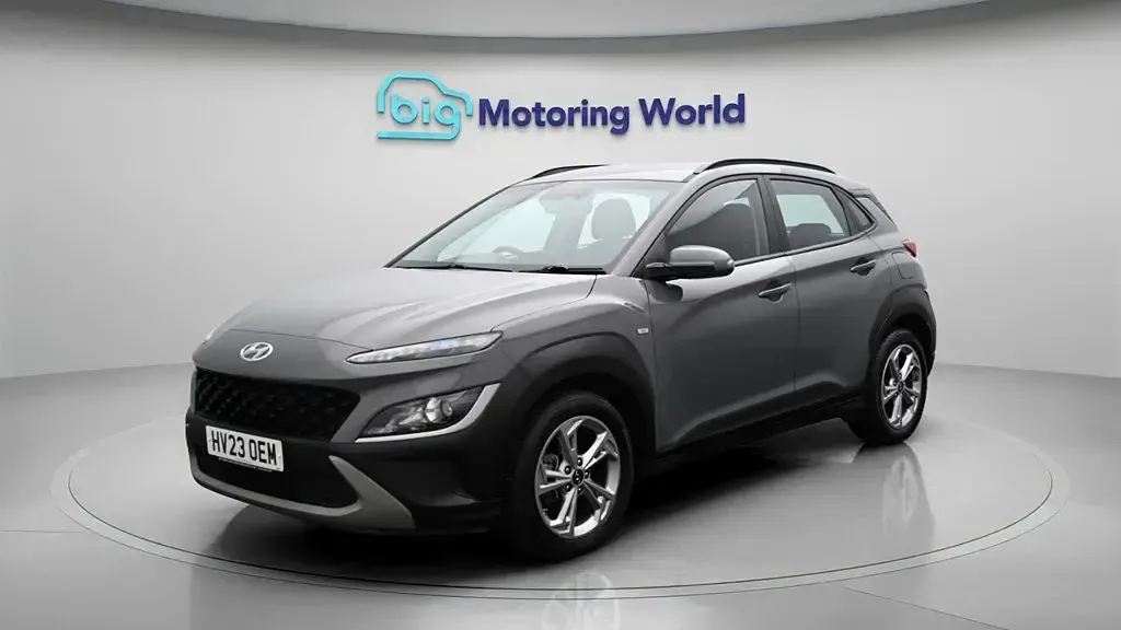 Usado Hyundai Kona SE 120 CV (88 kW) 2023 Gris SUV
