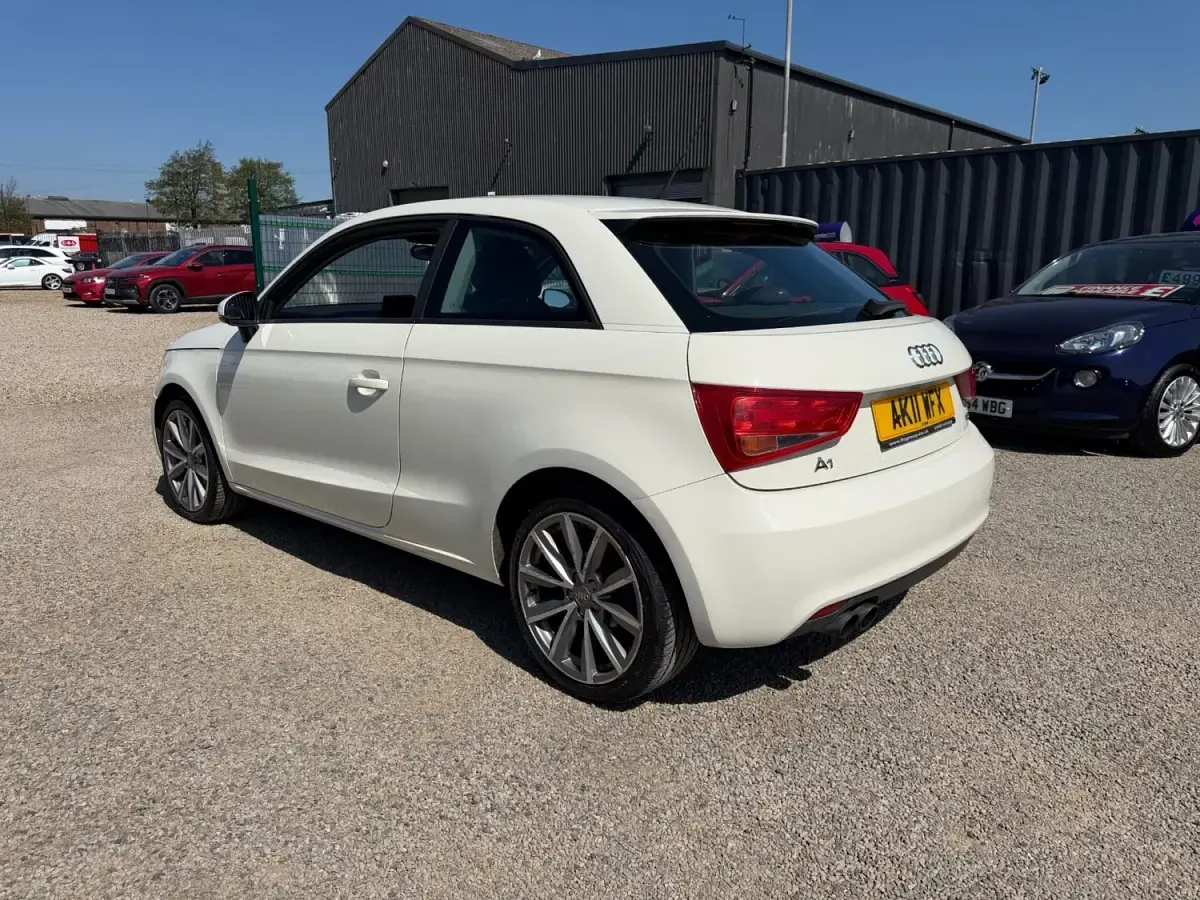 Begagnad Audi A1 Sport 2011 Vit Halvkombi
