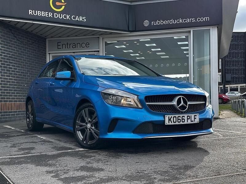 Used Mercedes A180 122 HP (89 kW) 2017 Blue Hatchback