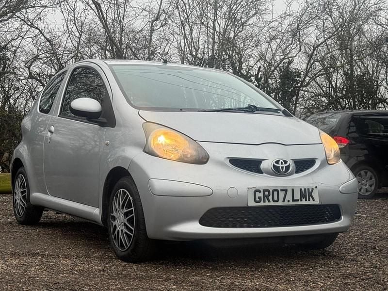 Used Toyota Aygo 54 HP (39 kW) 2007 Silver Hatchback