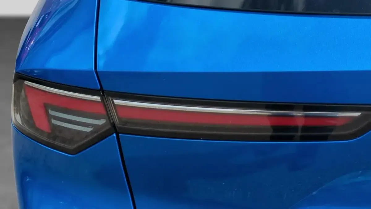 Used Vauxhall Astra S 128 HP (94 kW) 2023 Blue Estate