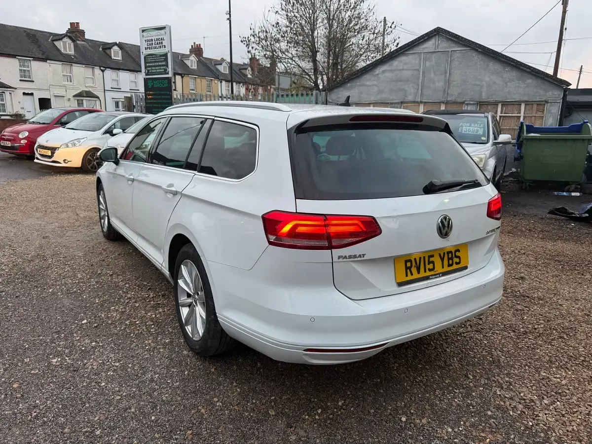 Used VW Passat Business 150 HP (110 kW) 2015 White Estate
