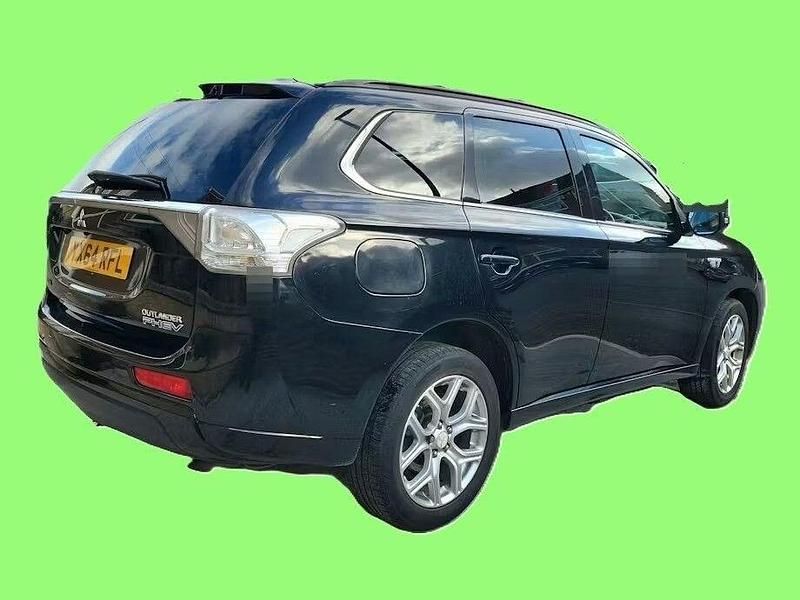 Used Mitsubishi Outlander P-HEV 200 HP (147 kW) 2014 Black SUV