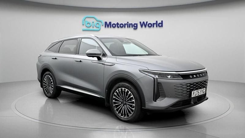 Used Omoda 9 449 HP (330 kW) 2025 Grey SUV