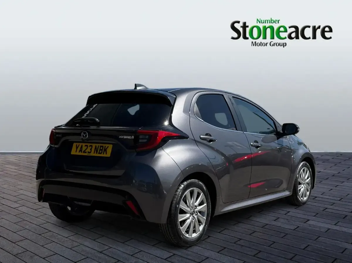 Używany Mazda 2 116 KM (85 kW) 2023 Szary Hatchback
