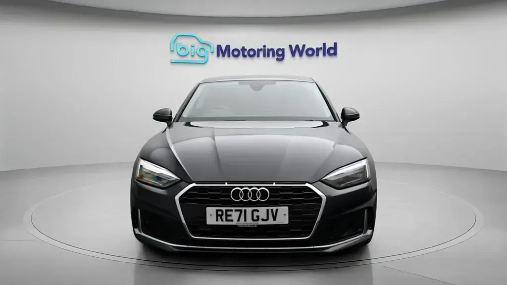 Usado Audi A5 Sport 163 CV (119 kW) 2021 Gris Coupe