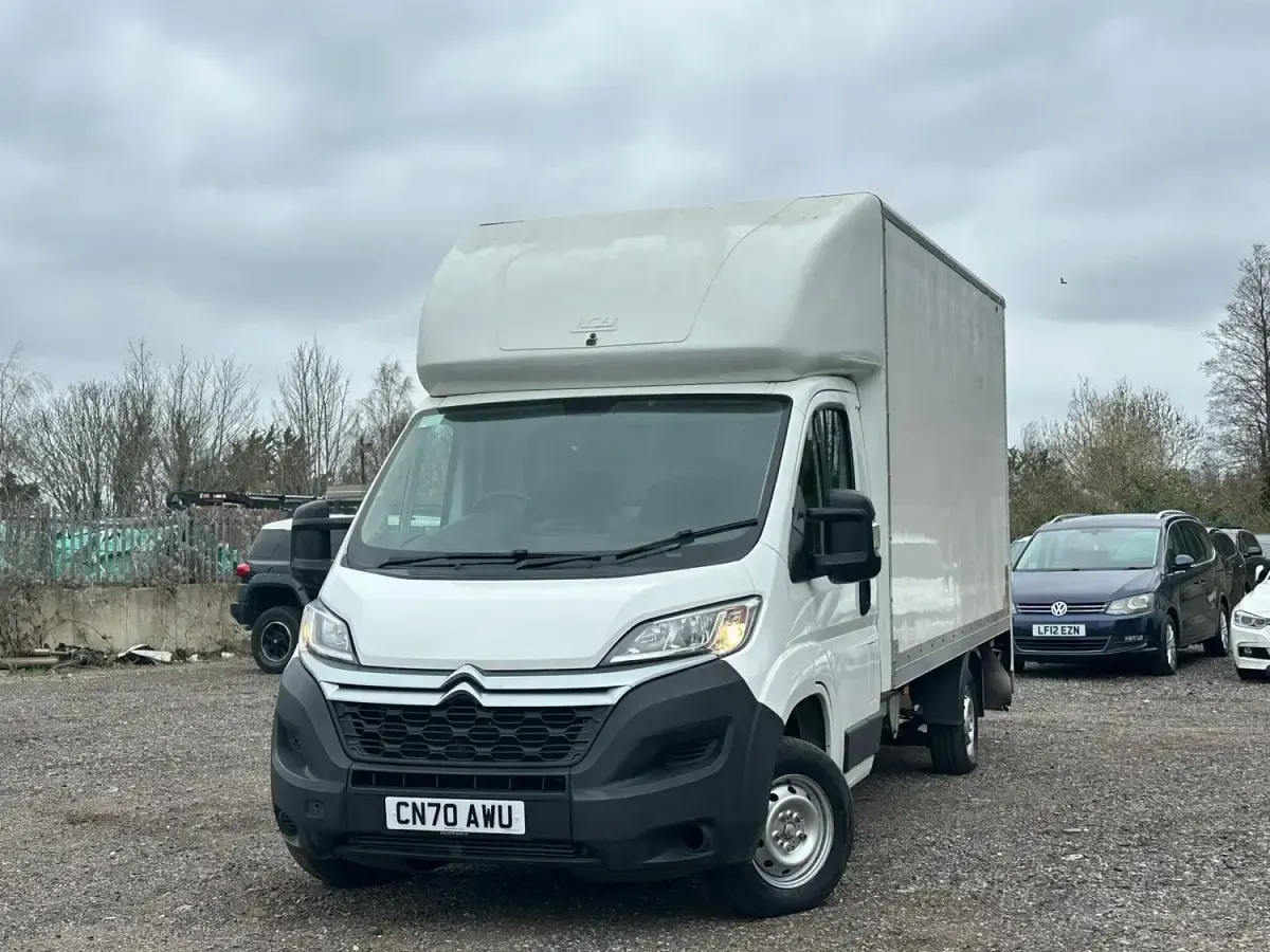 Usado Citroën Relay 140 HP (102 kW) 2020 Branco Van
