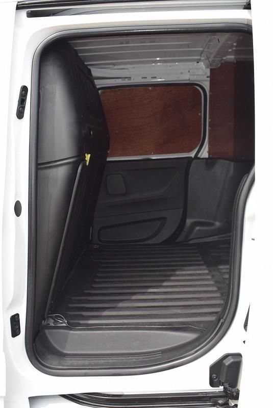 Image 3/4