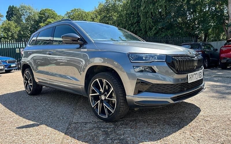 Used 2025 Skoda Karoq SportLine SUV | £26,222 (Fair price) - Image 1/3