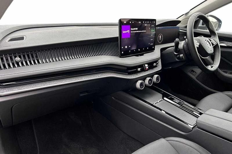 Used Skoda Superb SE L 190 HP (139 kW) 2024 Pebble silver metallic Estate