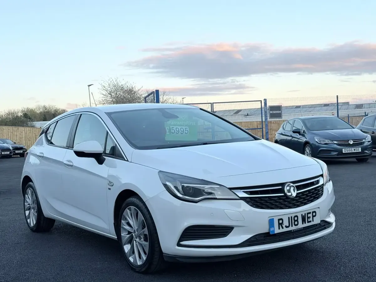 Gebraucht Vauxhall Astra 2018 Weiß Kleinwagen