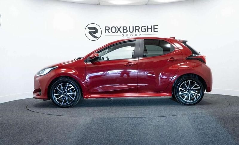 Used Toyota Yaris Hybrid Design 116 HP (85 kW) 2023 Red Hatchback