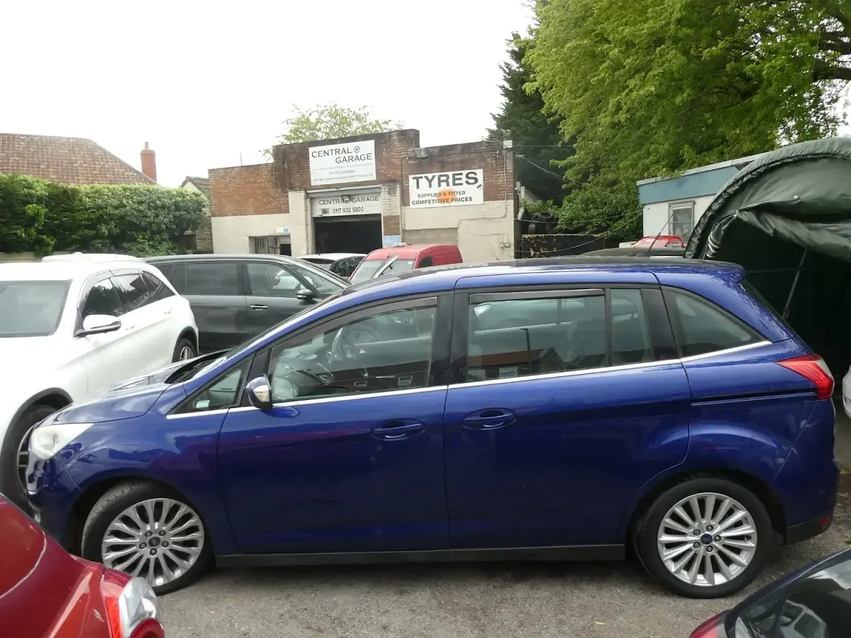 Used Ford Grand C-Max Titanium 120 HP (88 kW) 2015 Blue MPV