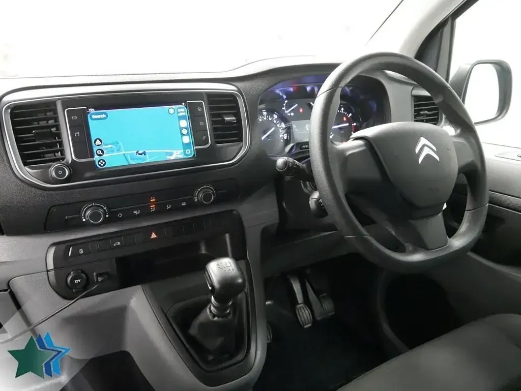 Begagnad Citroën Dispatch 100 HK (73 kW) 2022 Vit Minibuss