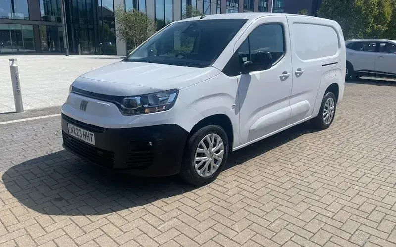 Used Fiat Doblò S 102 HP (75 kW) 2023 MPV