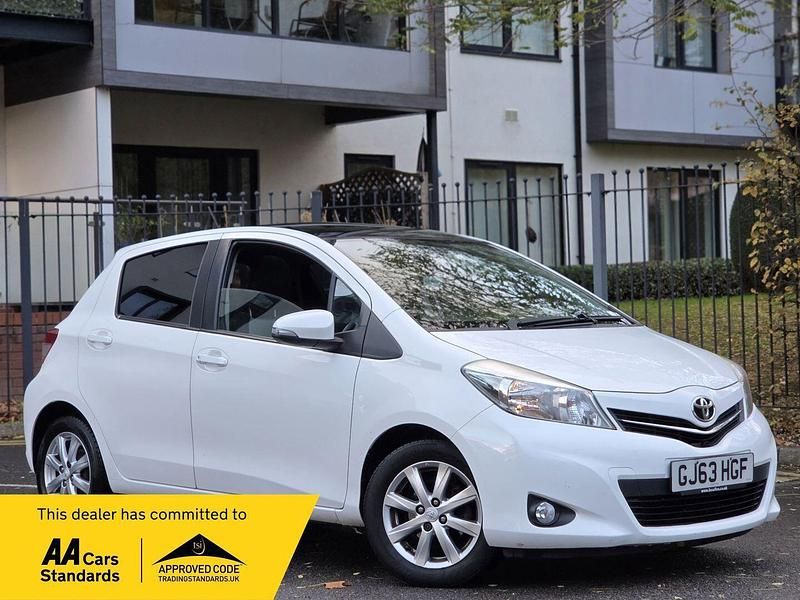 White Used 2013 Toyota Yaris Hatchback | £4,495 (Fair price) - Image 1/4