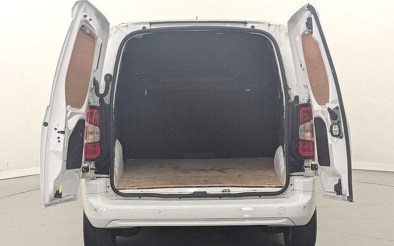 Used Vauxhall Combo 101 HP (74 kW) 2023 White Van