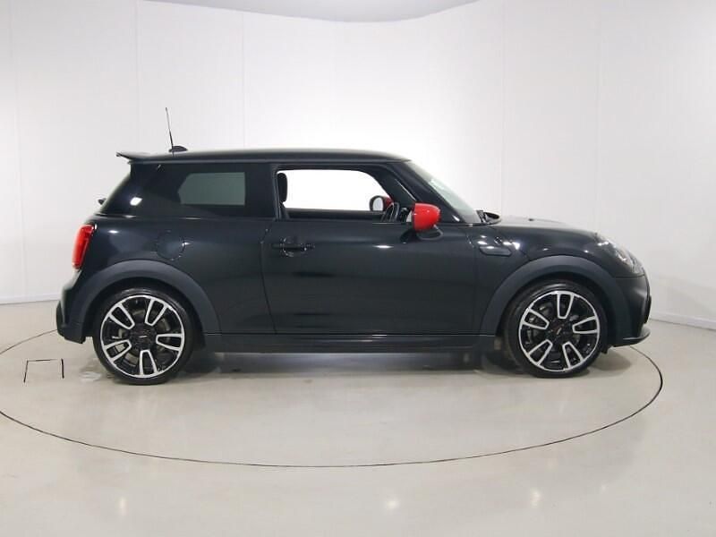 Usado Mini Cooper Hatch 134 HP (98 kW) 2023 Preto Citadino