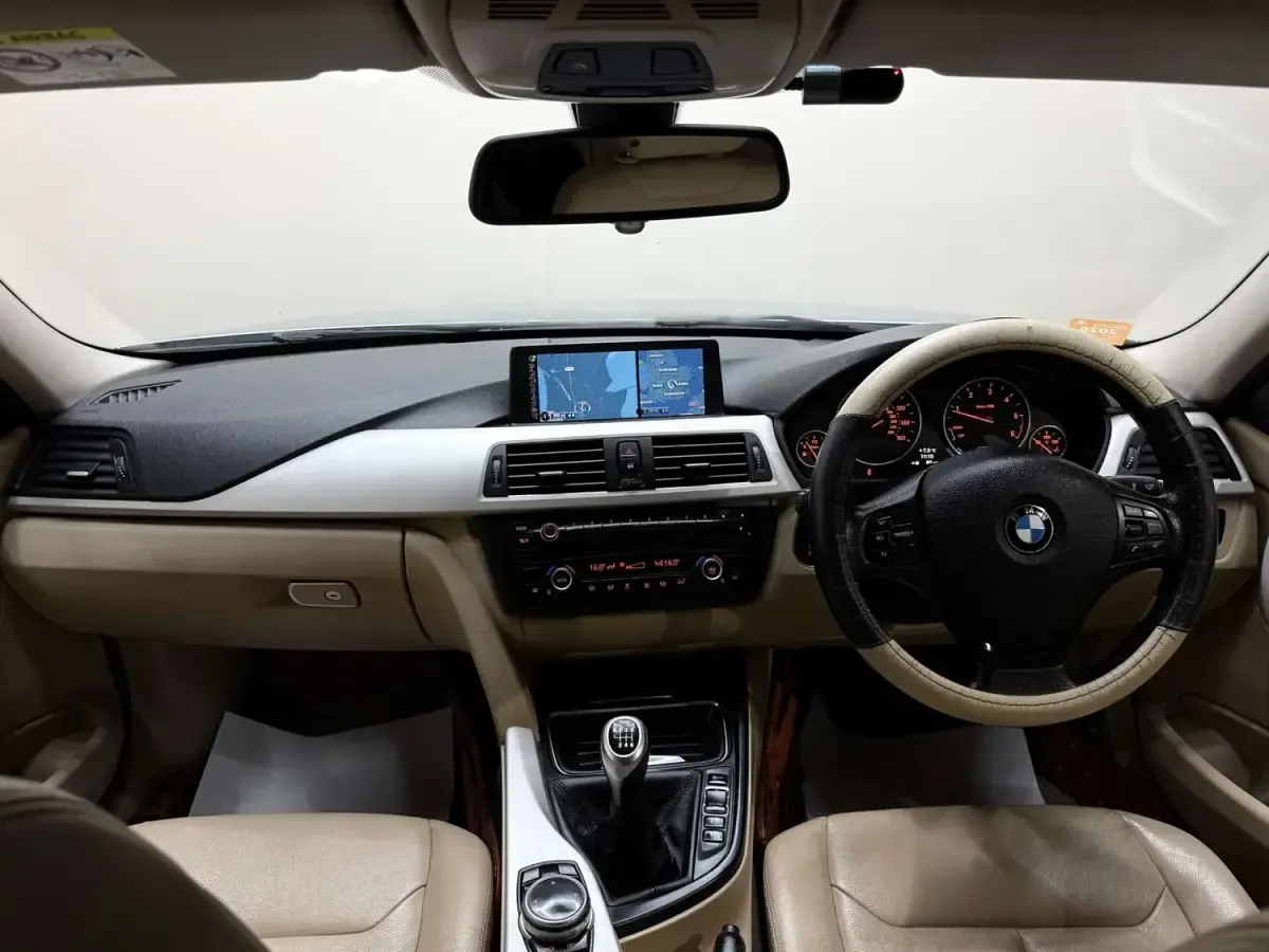 Usado BMW 320 Comfort Edition 2014 Azul Berlina