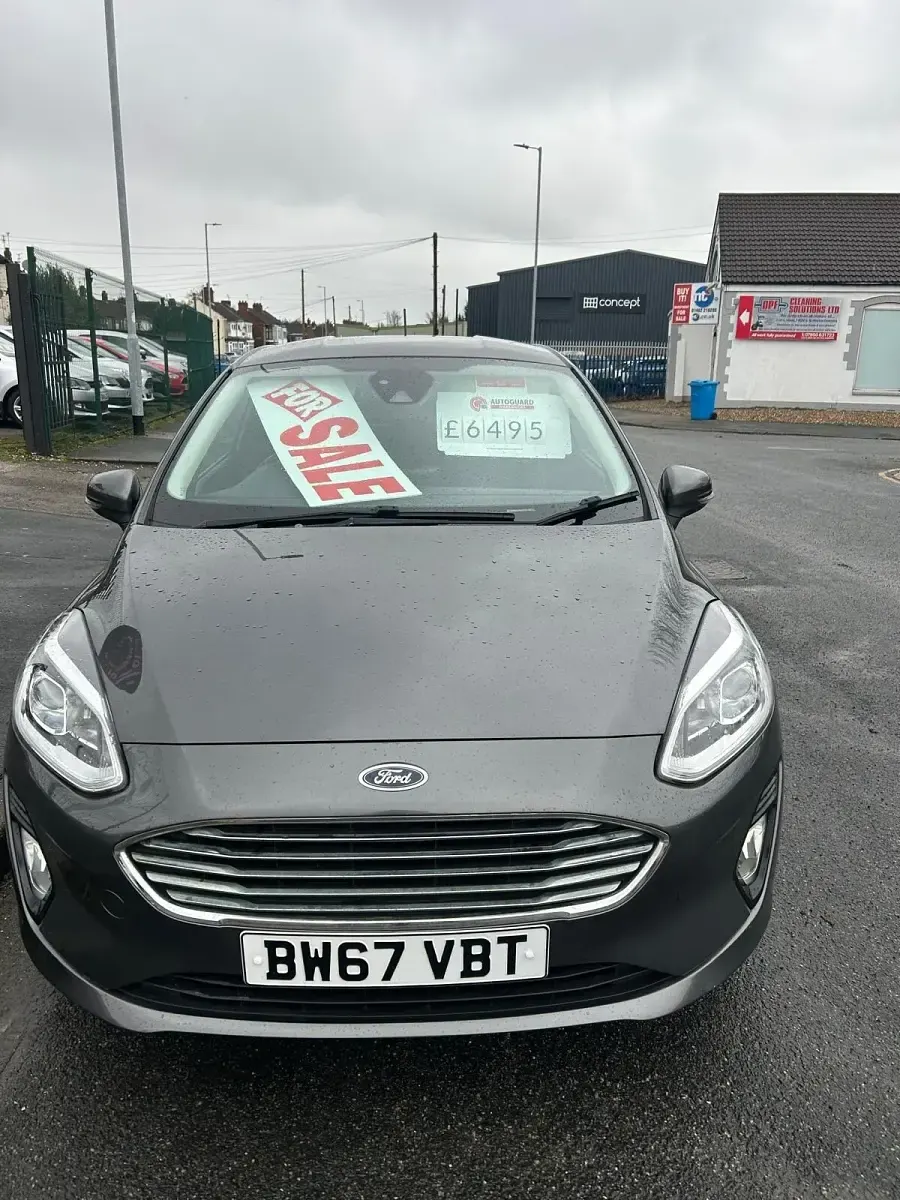 Used Ford Fiesta Titanium 125 HP (91 kW) 2018 Grey Hatchback