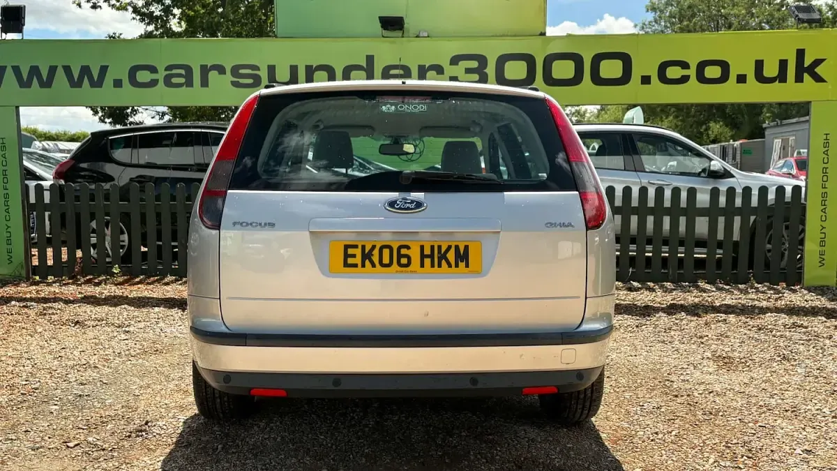 Used Ford Focus Ghia 145 HP (106 kW) 2006 Silver Estate