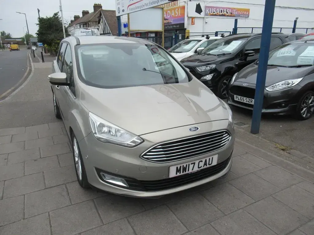 Usado Ford Grand C-Max Titanium 125 HP (91 kW) 2017 Prateado Monovolume