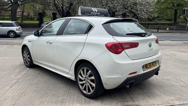 Used Alfa Romeo Giulietta Veloce 170 HP (125 kW) 2011 White Hatchback