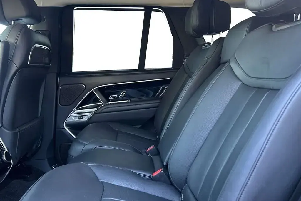 Usado Land Rover Range Rover Autobiography 296 CV (217 kW) 2025 Plateado SUV
