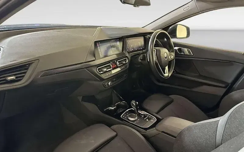 Used BMW 118 Sport Line 150 HP (110 kW) 2022 Black Hatchback